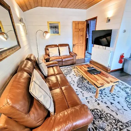 Villa Magpie 5 Hot Tub Huntersmoon-Warminster-Bath-Wiltshire Extérieur photo